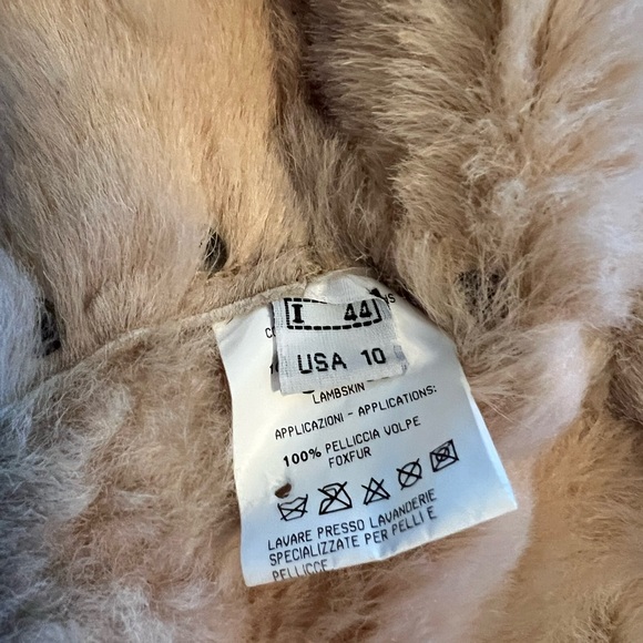 Elegant Cream sheepskin Fur-Trimmed Women's Coat made in Italy - Picture 7 of 11